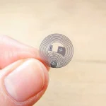 تگ NFC پشت برچسب دار (لیبل) گرد سکه‌ای فرکانس 13.56 نسخه مینیاتوری قطر 15mm